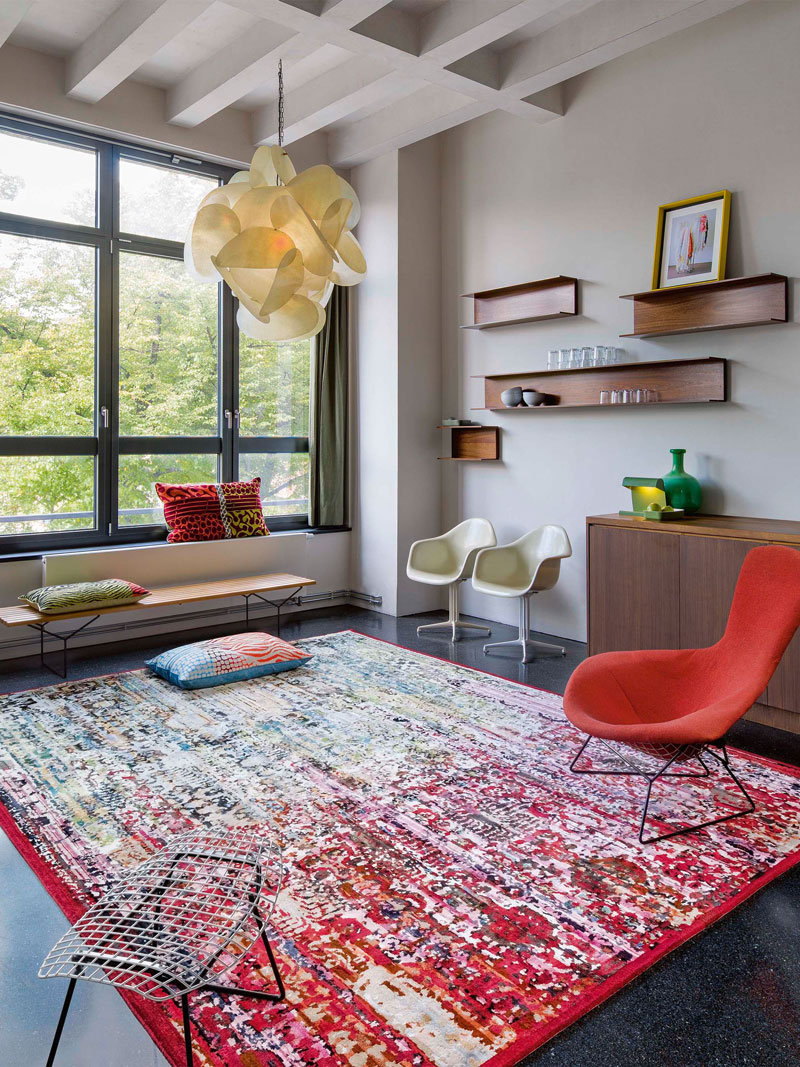 Woods Strawberry Luxury Hand-Woven Rug