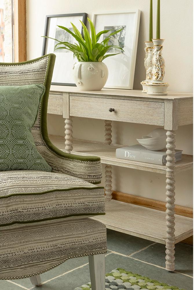Tormarton Artisan Console