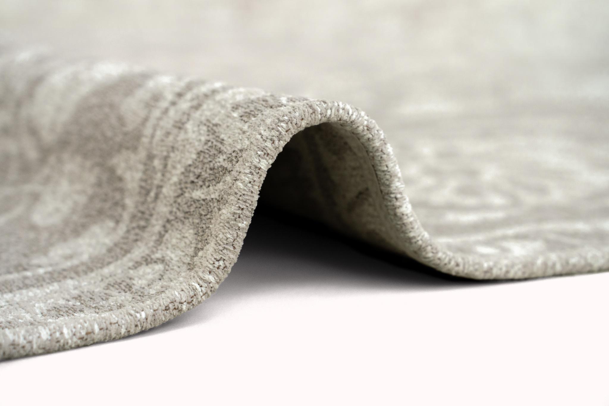 Subtle Grey Suzani Pattern Rug | Size: 170 x 240 cm
