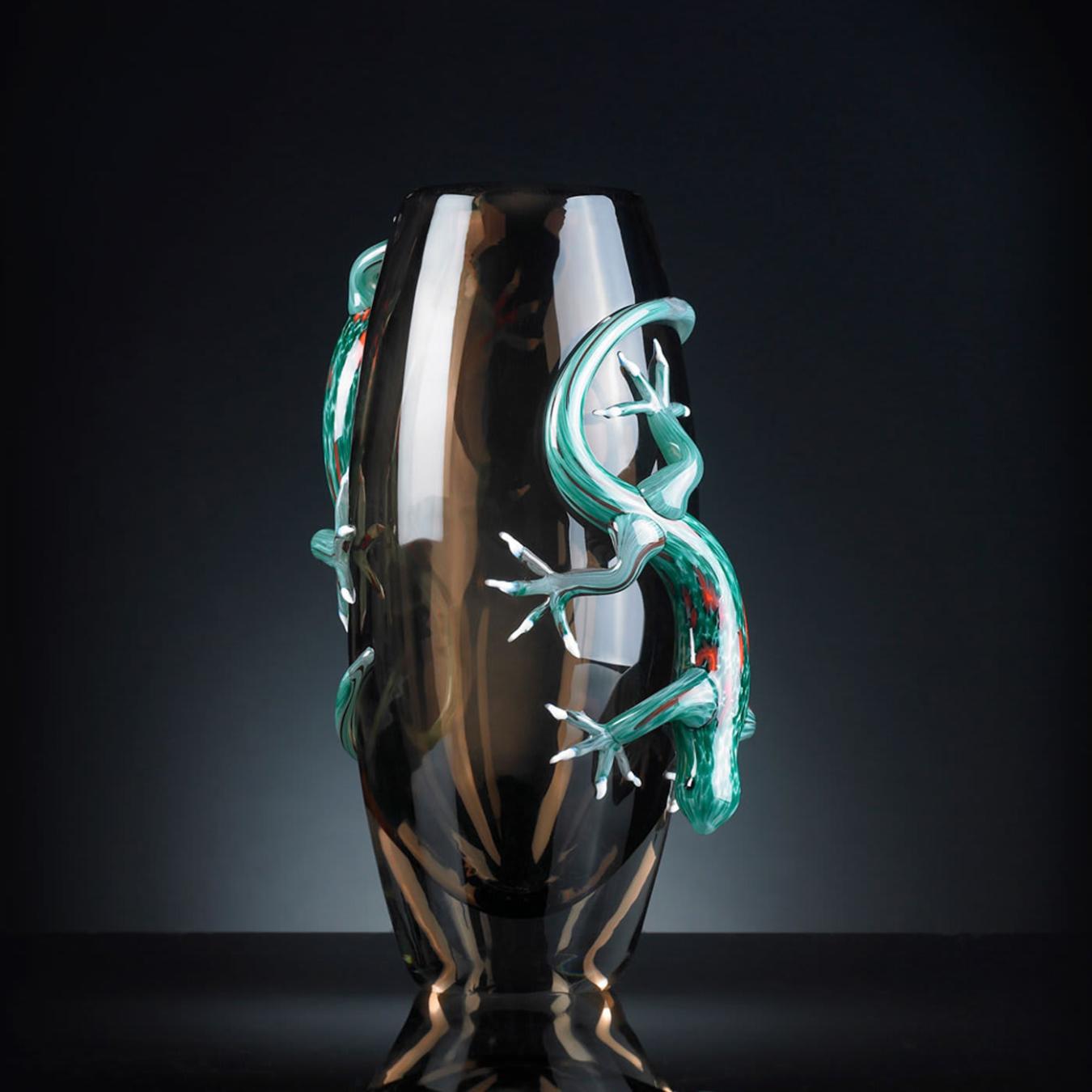 Gecko Artisan Decorative Vase