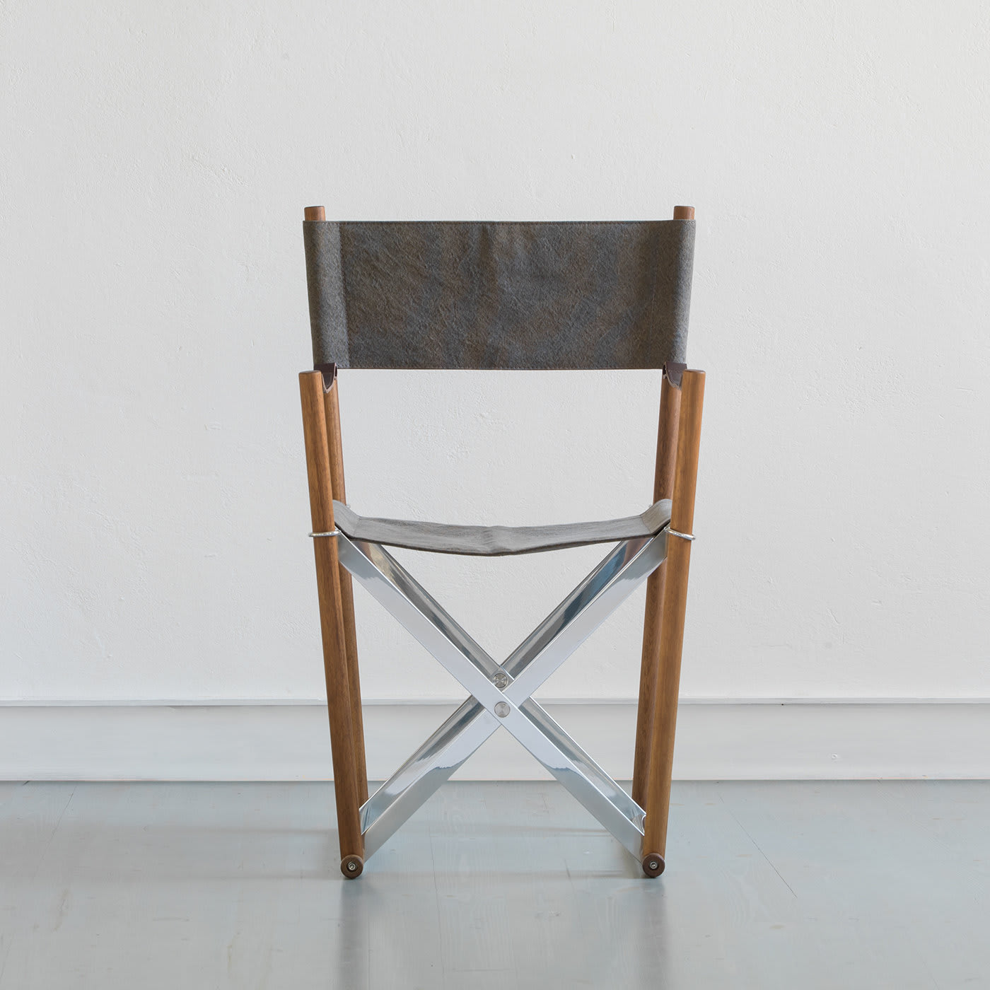 Regista Cotton Luxe Chair | Base: Iroko Wood
