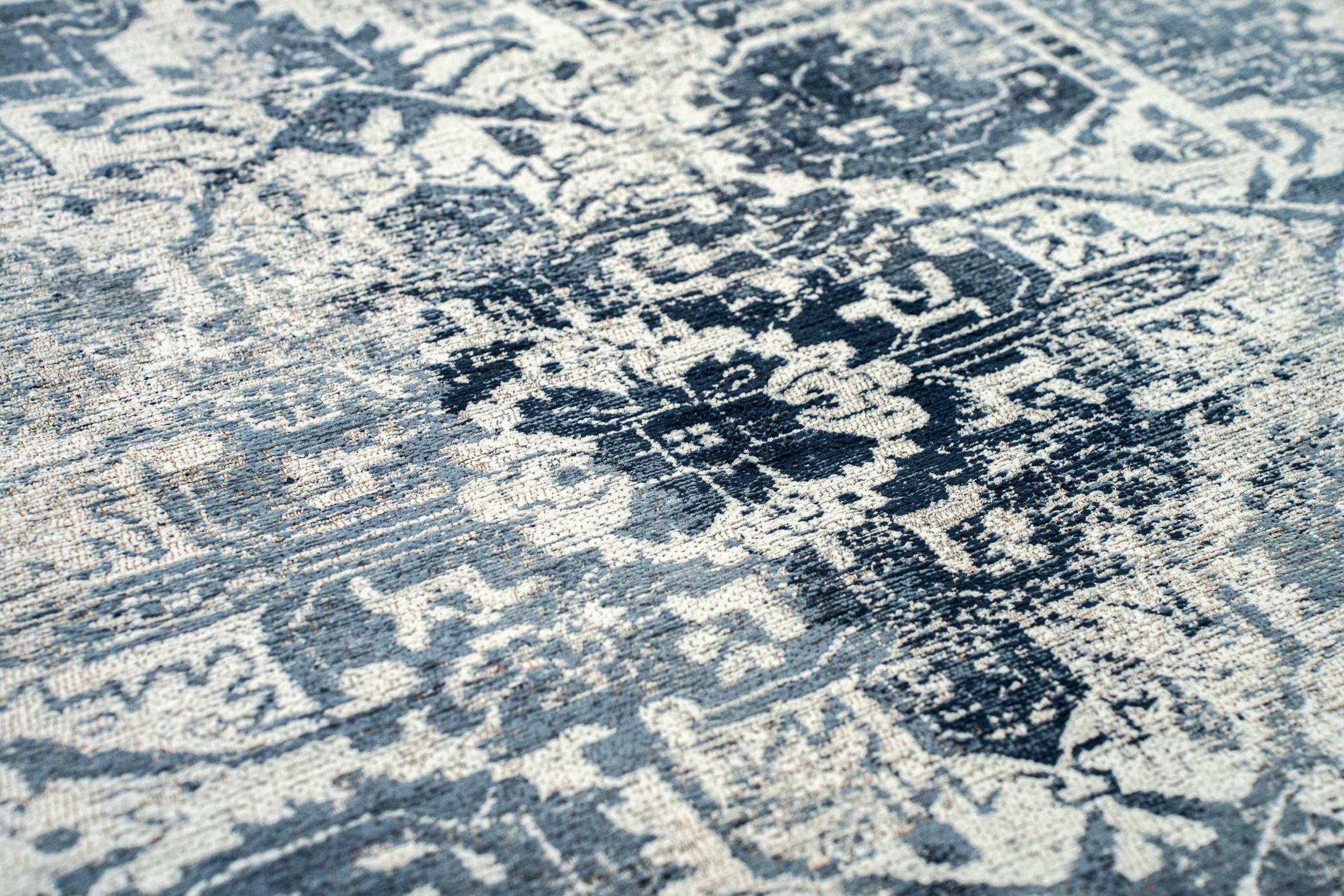 Deep Blue Distressed Pattern Rug | Size: 140 x 200 cm