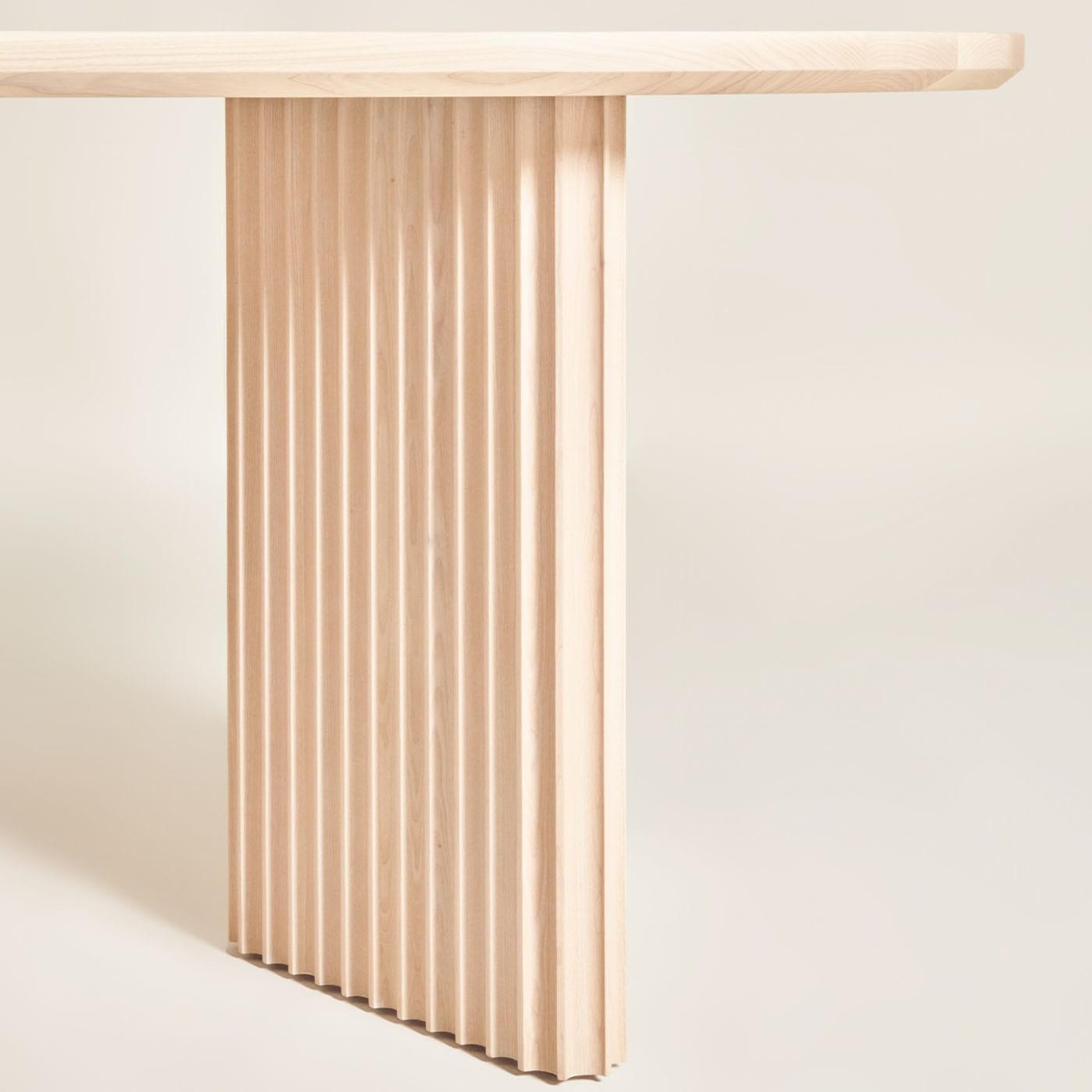 Basalto Handcrafted Table