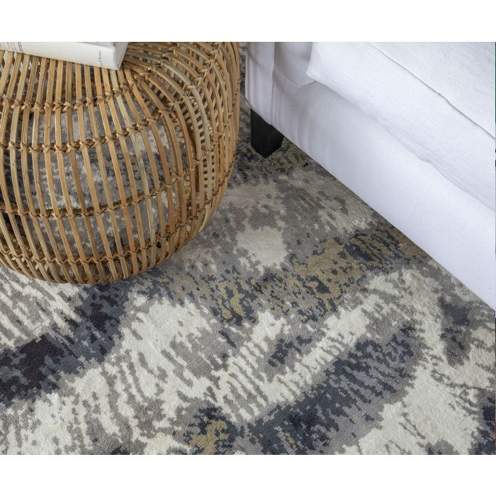 Silver Hand-Woven Luxury Rug | Size: 250 × 350 cm Silver Hand-Woven Luxury Rug | Size: 250 × 350 cm