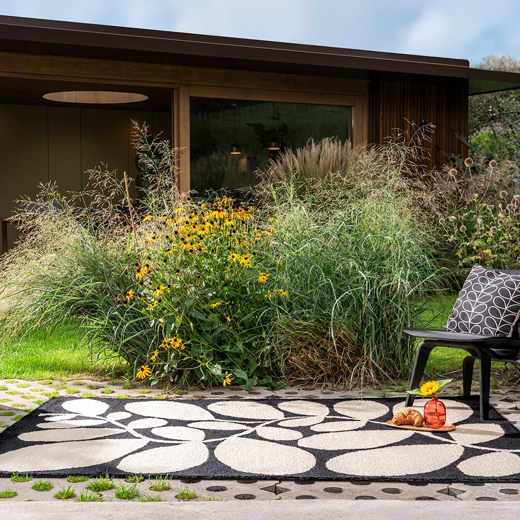 Maple Black Outdoor Rug | Size: 160 x 230 cm