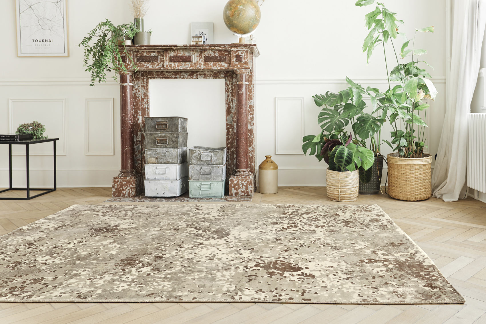 Abstract Tencel Hand Painted / Handwoven Luxury Rug | Size: 300 x 400 cm