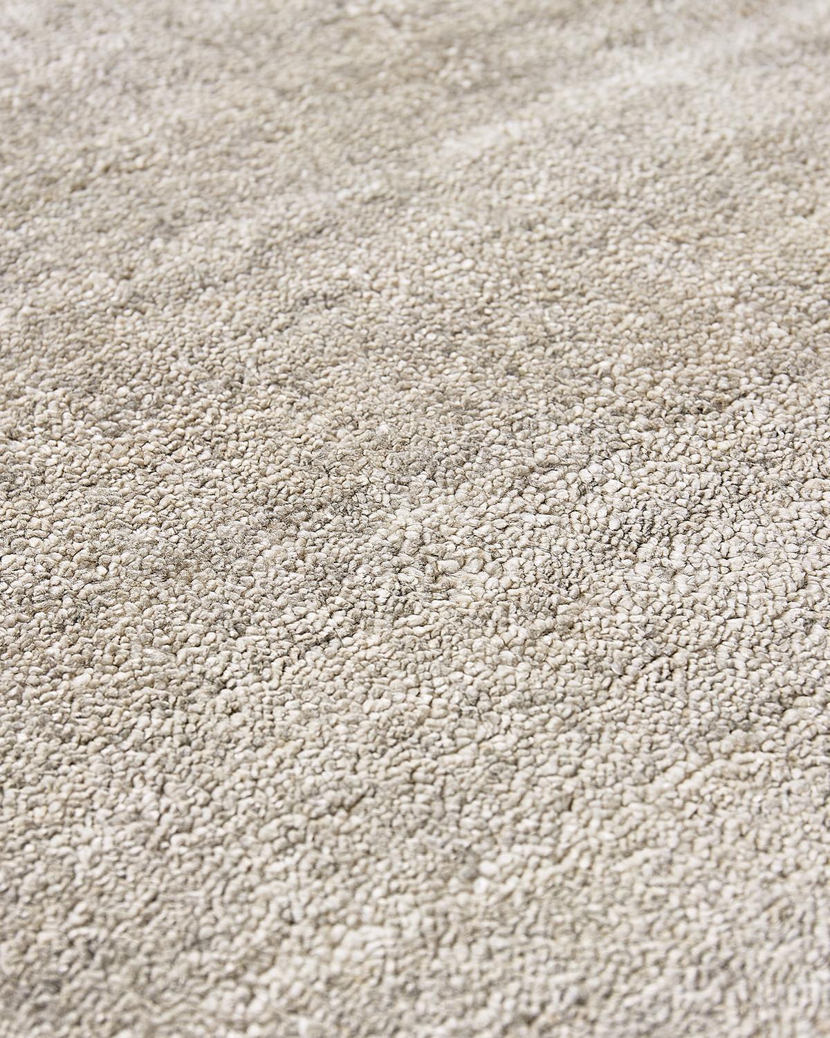 Handwoven Off-White Silk Rug | Size: 270 x 360 cm