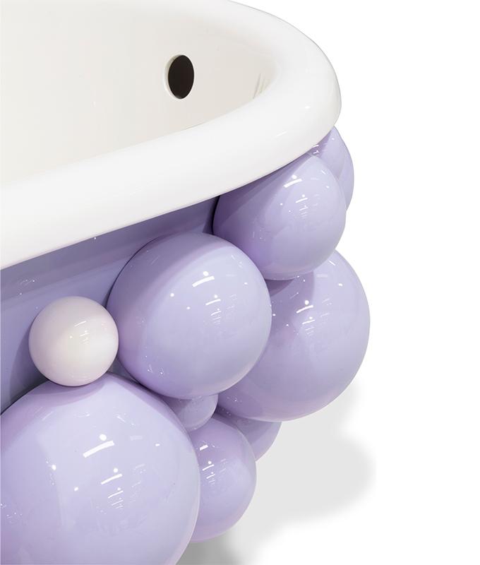Gravity Bathtub