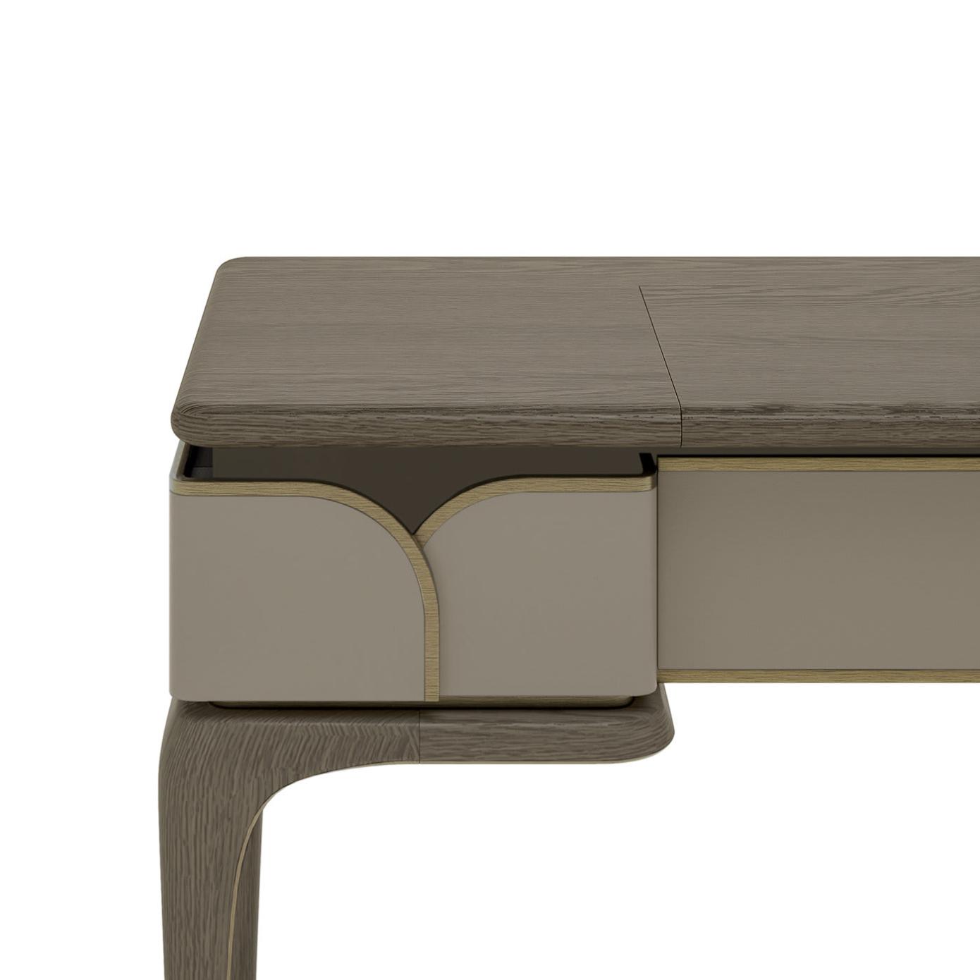 Elegant Italian Vanity Table