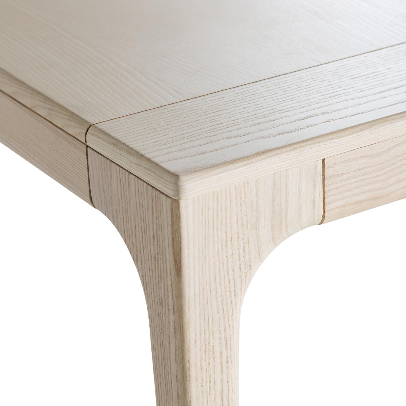 Fashion Extendable Dining Table