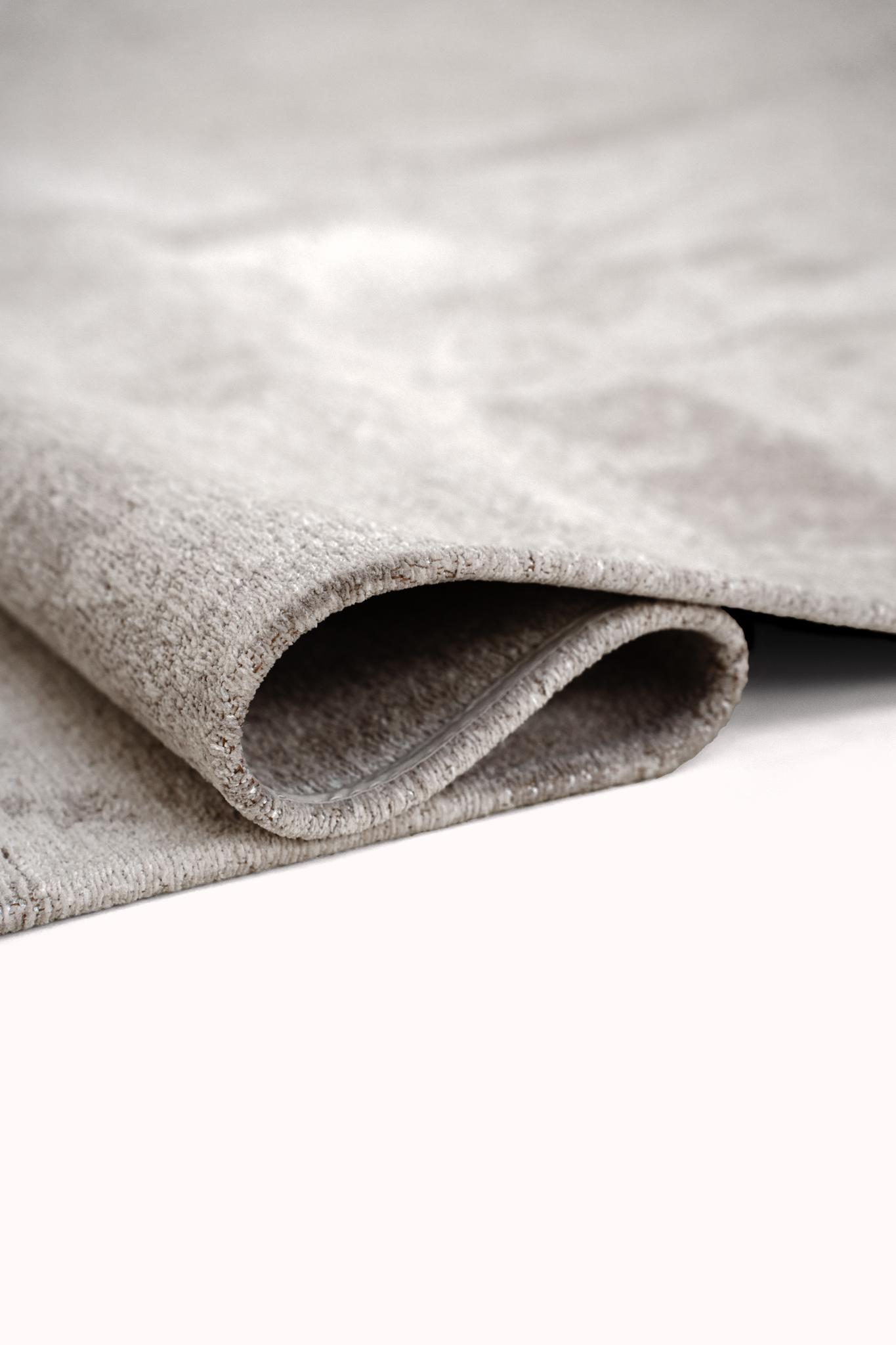 Beige Minimalist Rug | Size: 140 x 200 cm