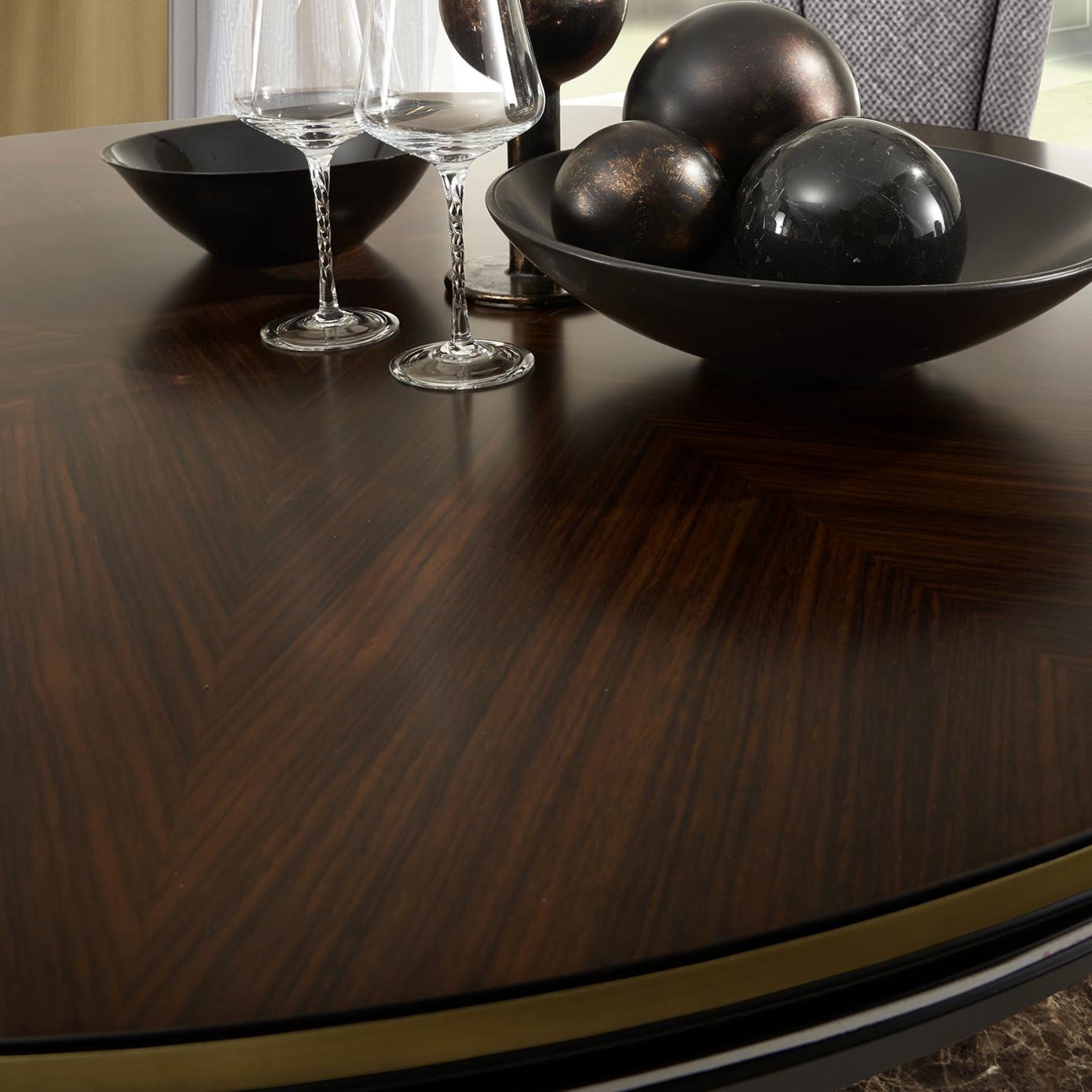 Luxury Round Dining Table