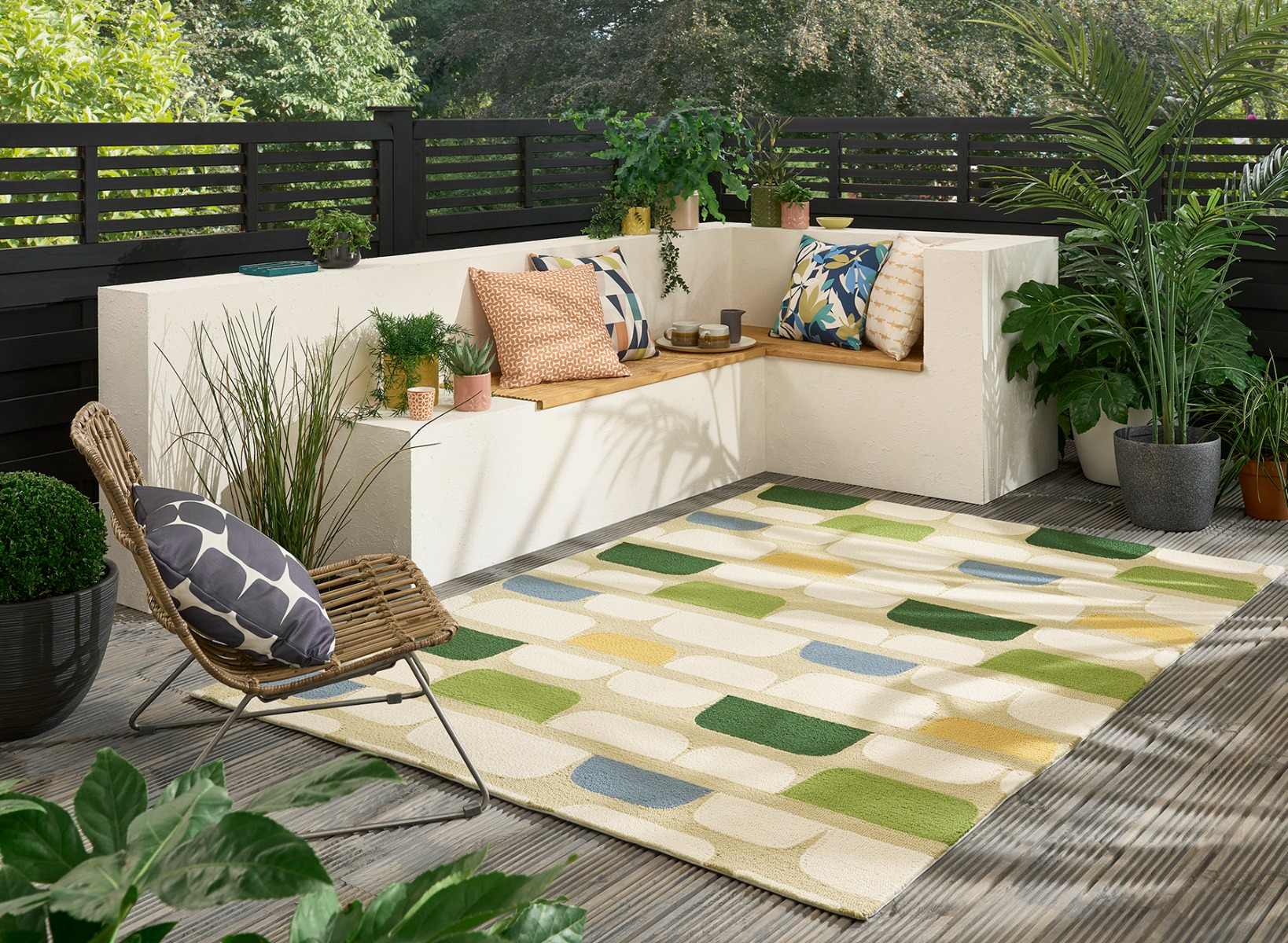 Beige / Multi Outdoor Hand-Woven Rug