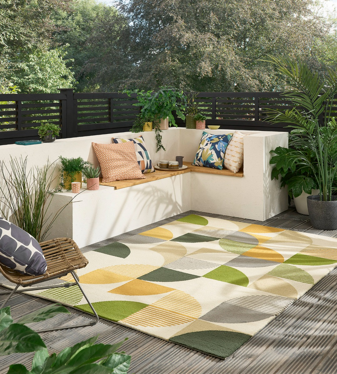 Cirus Outdoor Hand-Woven Rug