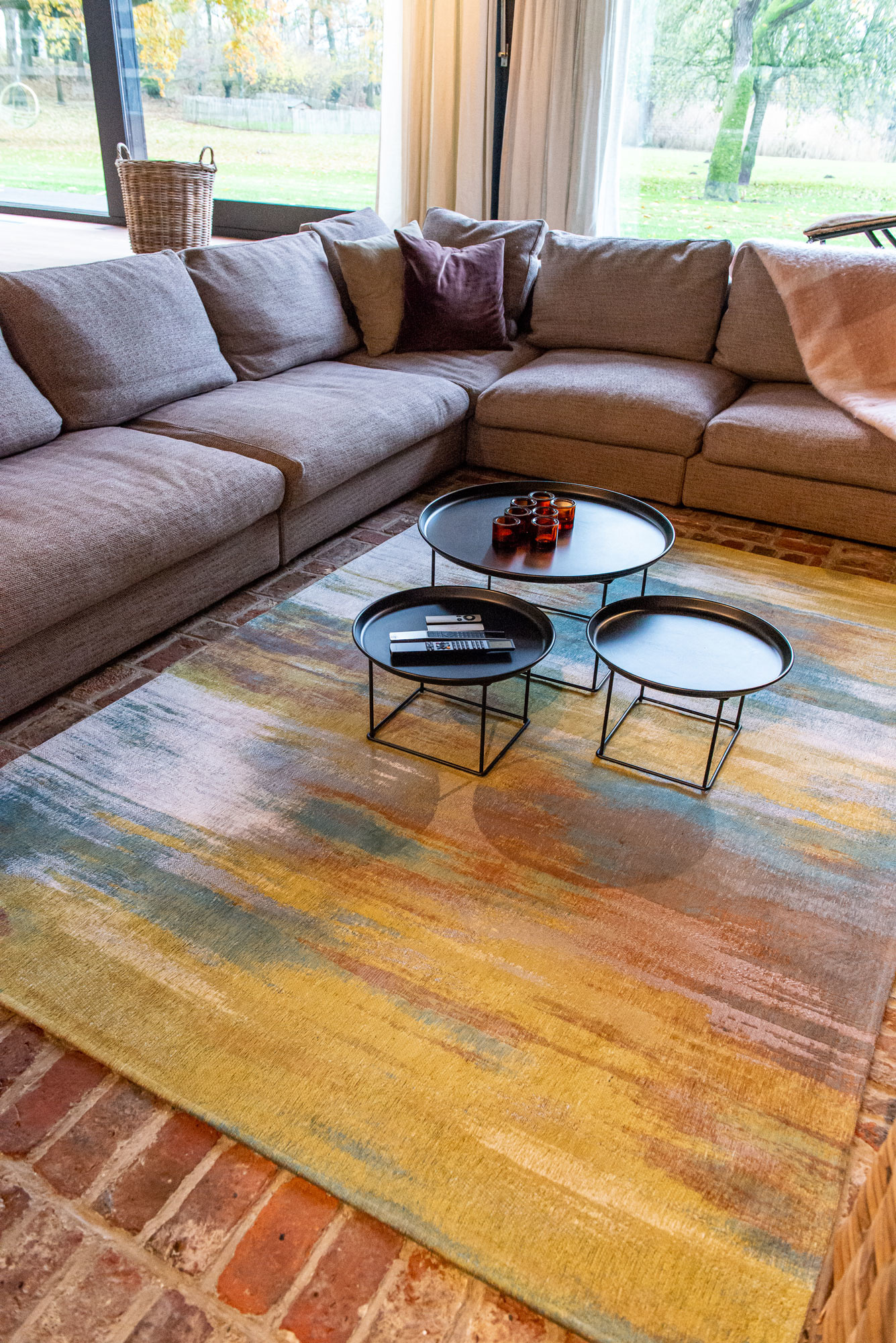 Modern Art Flatwoven Bronze Rug