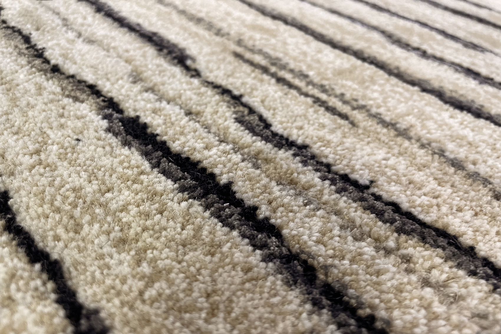 Pleats Wool & Viscose Hand-woven Luxury Rug