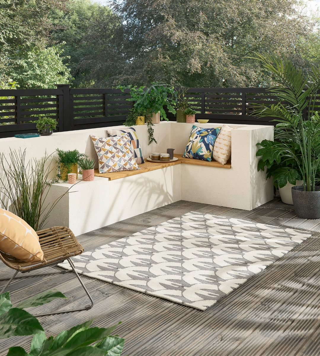 Birds Grey & Beige Outdoor Hand-Woven Rug