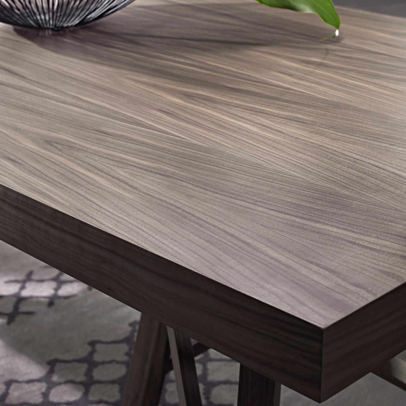 Zeus Extendable Dining Table