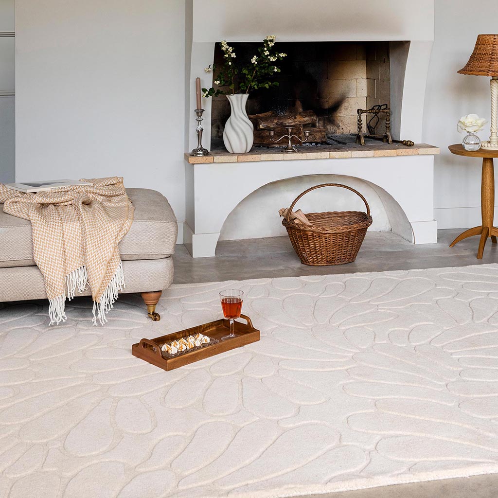 Petal Design Ivory Cream Rug | Size: 250 x 350 cm