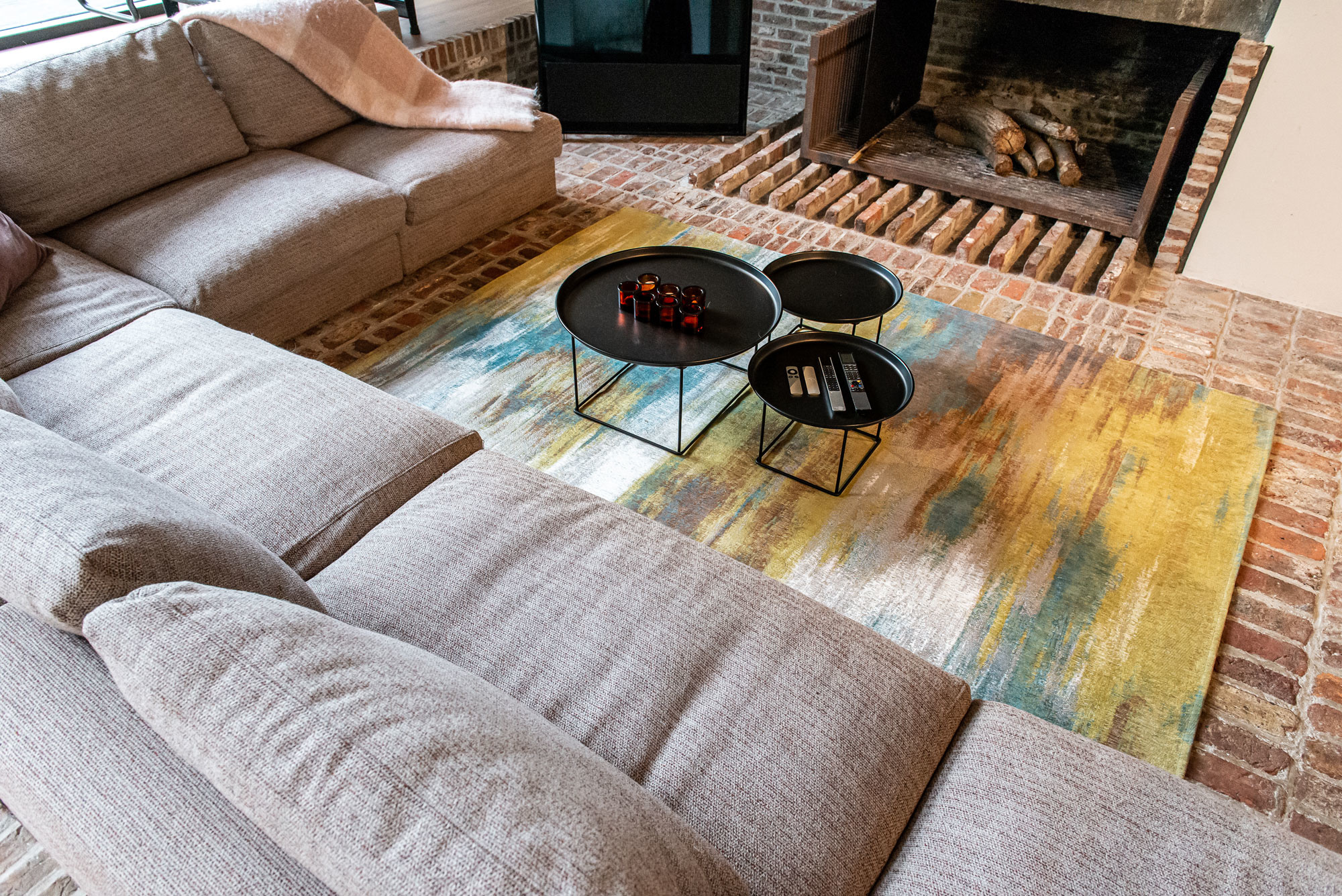 Modern Art Flatwoven Bronze Rug
