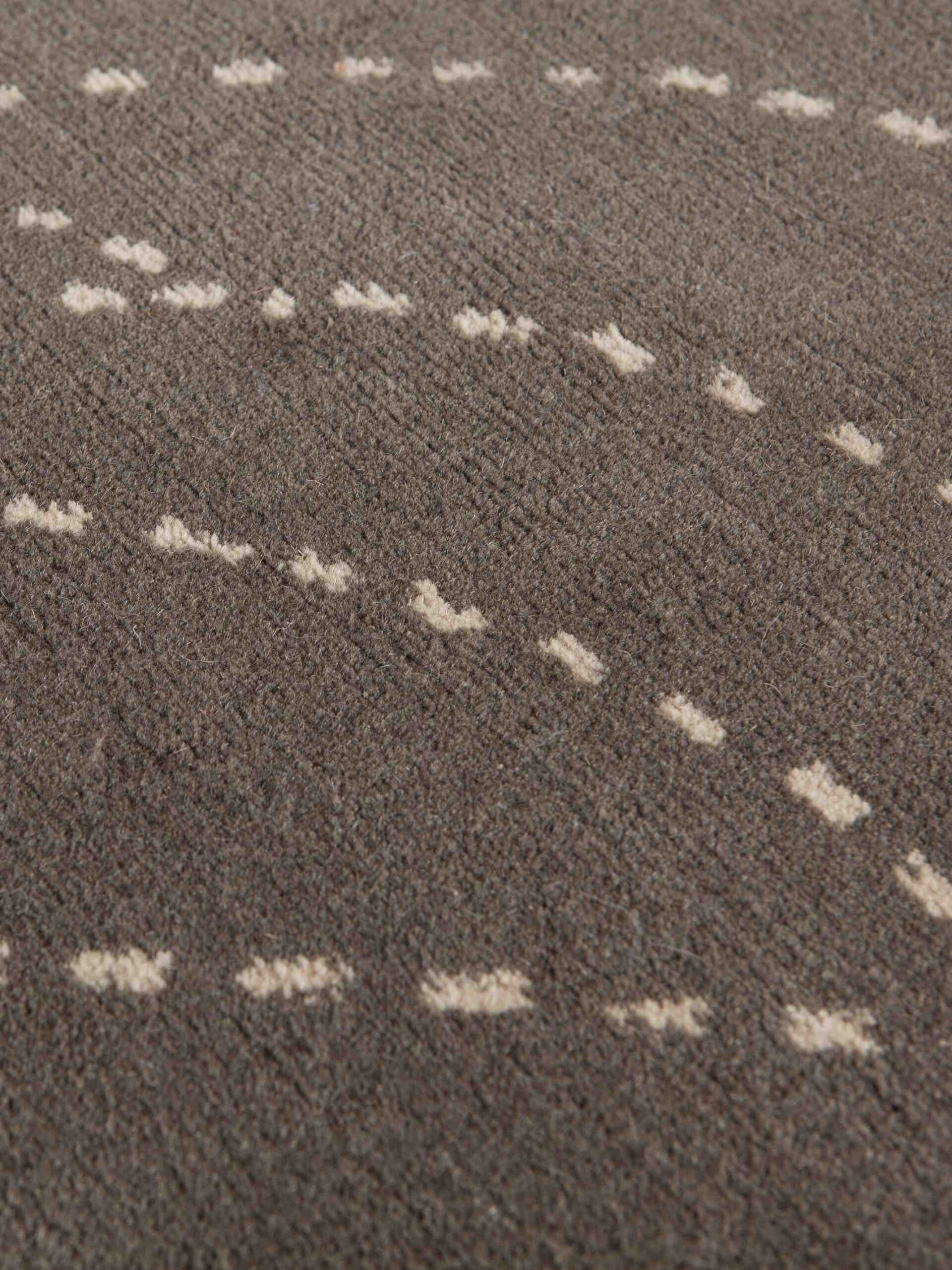 Rosa Rosae Runner Luxury Rug