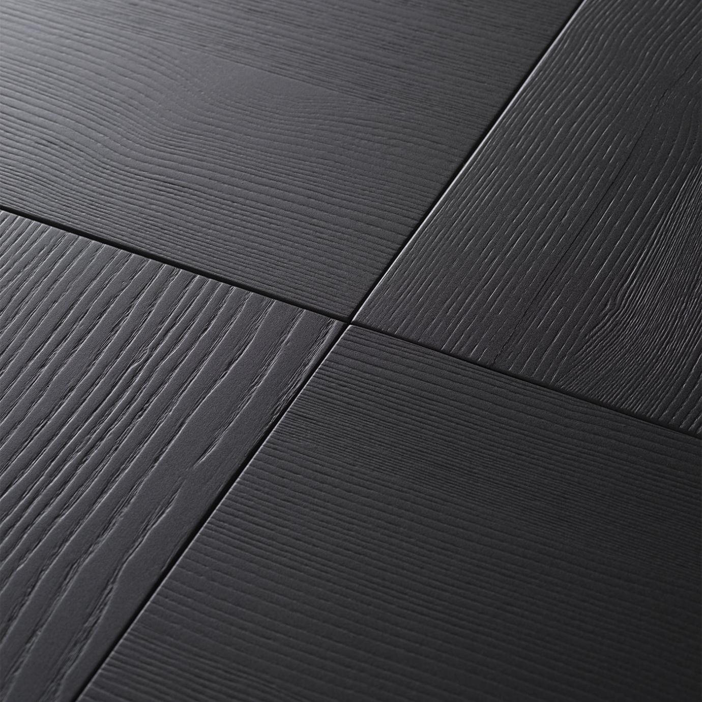 Praia Black Dining Table