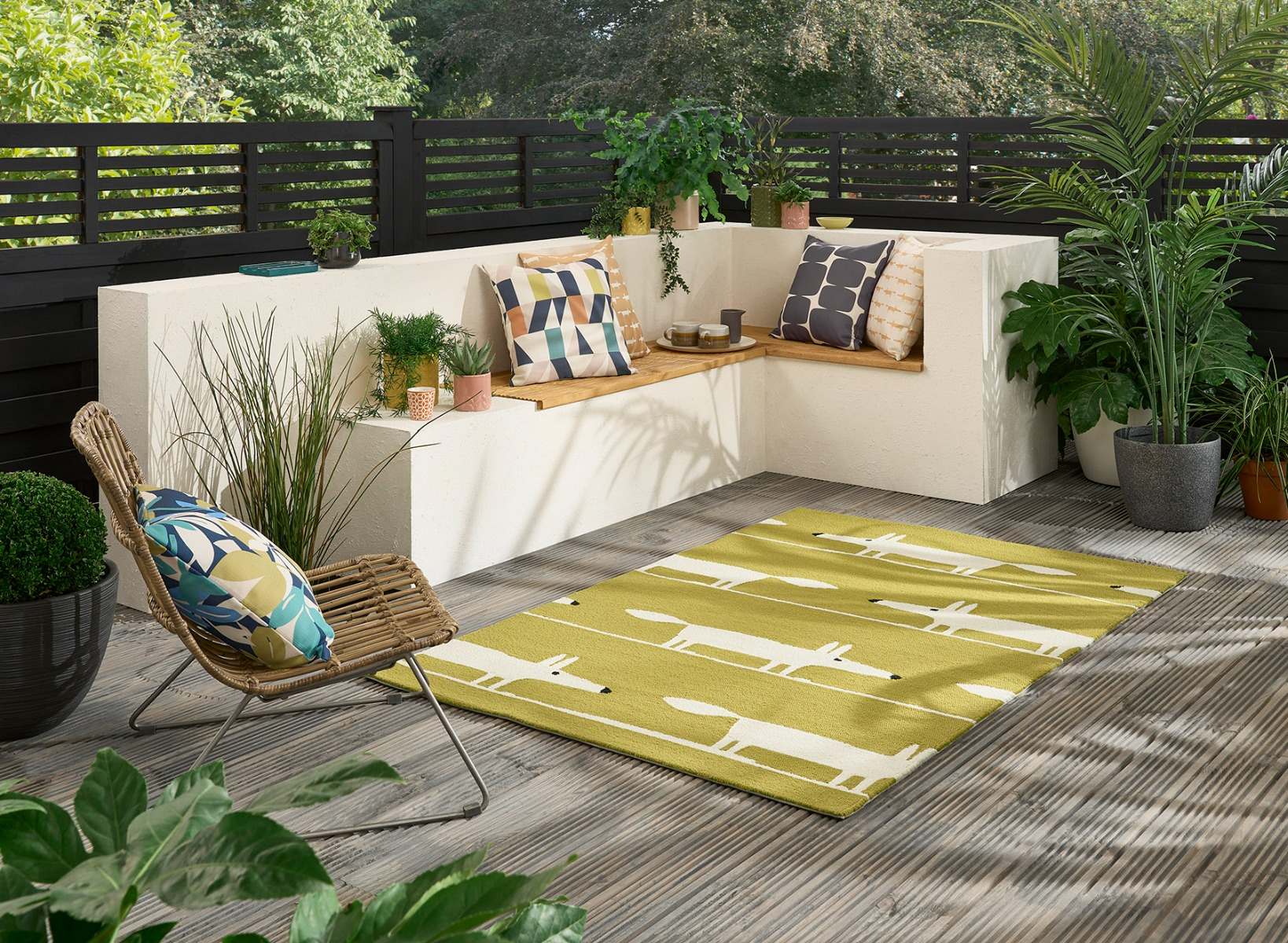 Fox Chai Outdoor Hand-Woven Rug