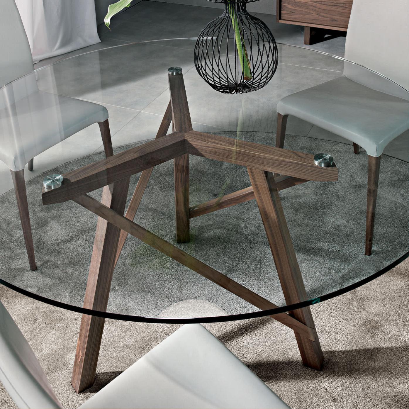 Zeus Round Dining Table