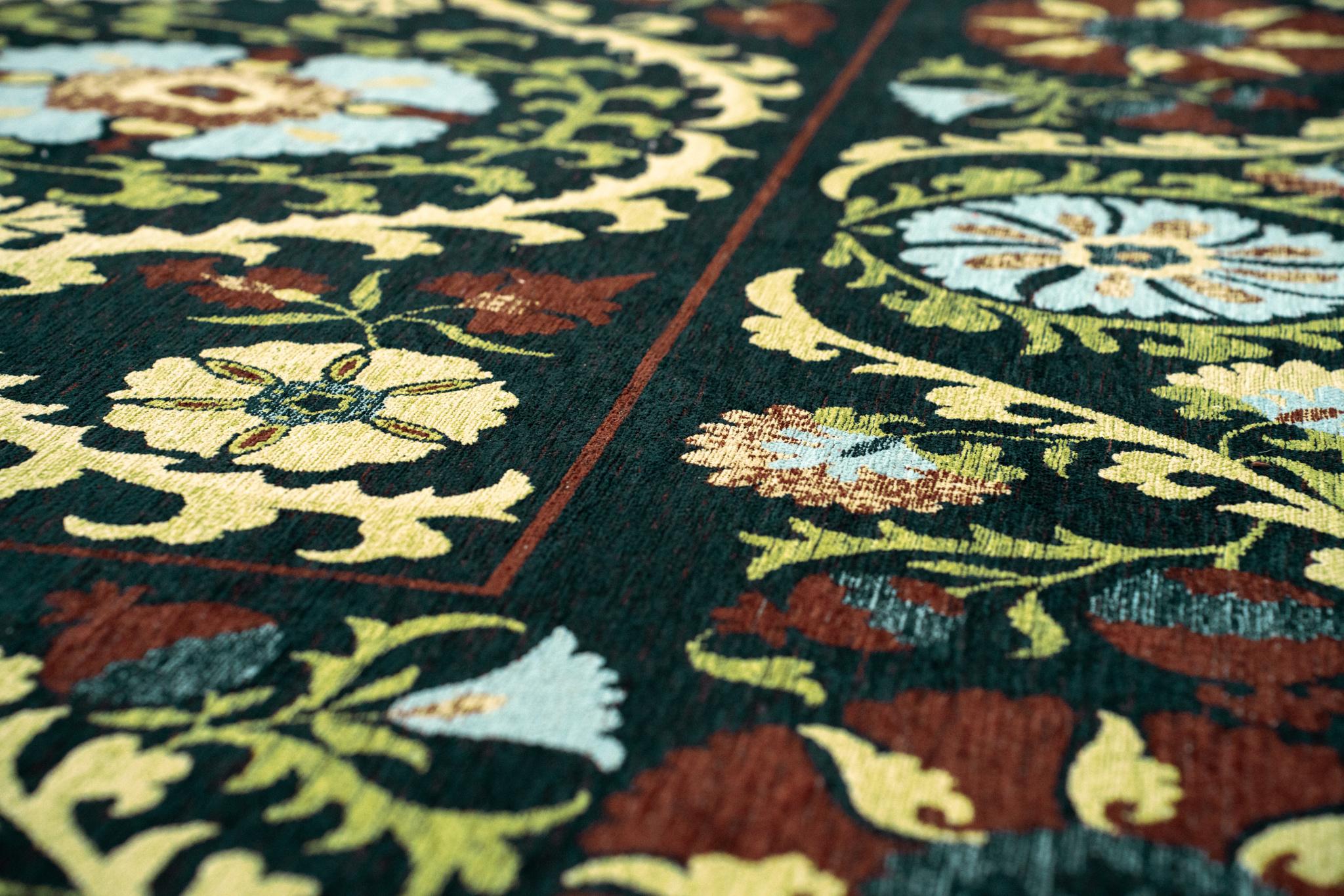 European-Inspired Suzani Rug | Size: 280 x 390 cm