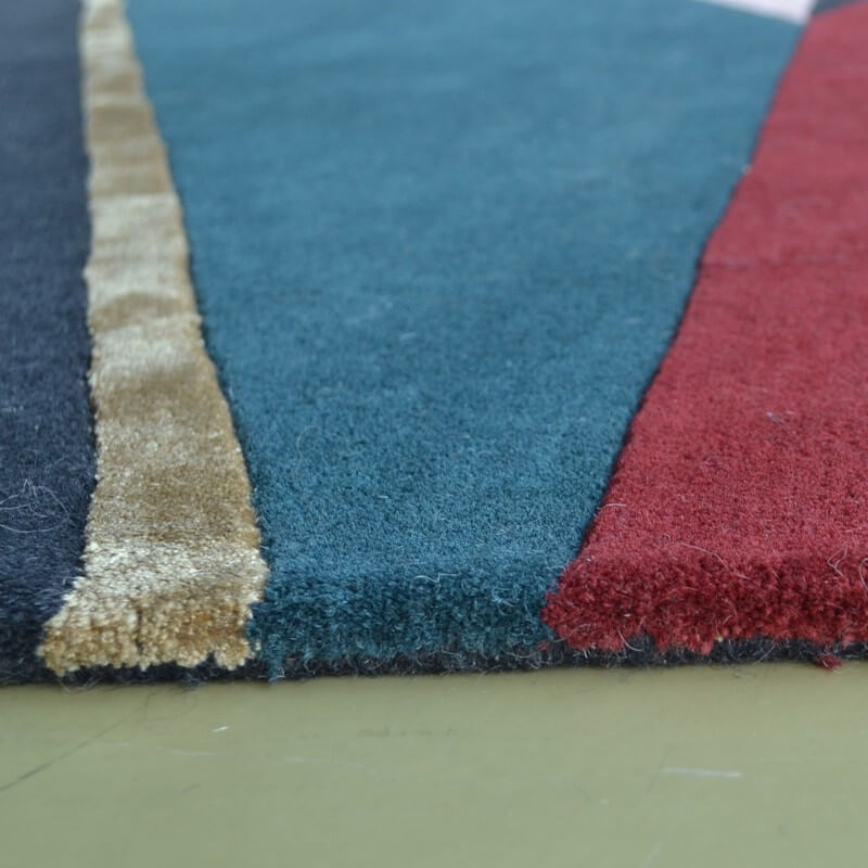 Hand Woven Geometric Rug | Size: 200 x 280 cm