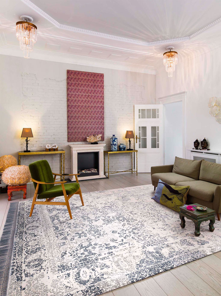 Silver Grey Hand-Knotted Wool / Silk Rug | Size: 274 x 365 cm