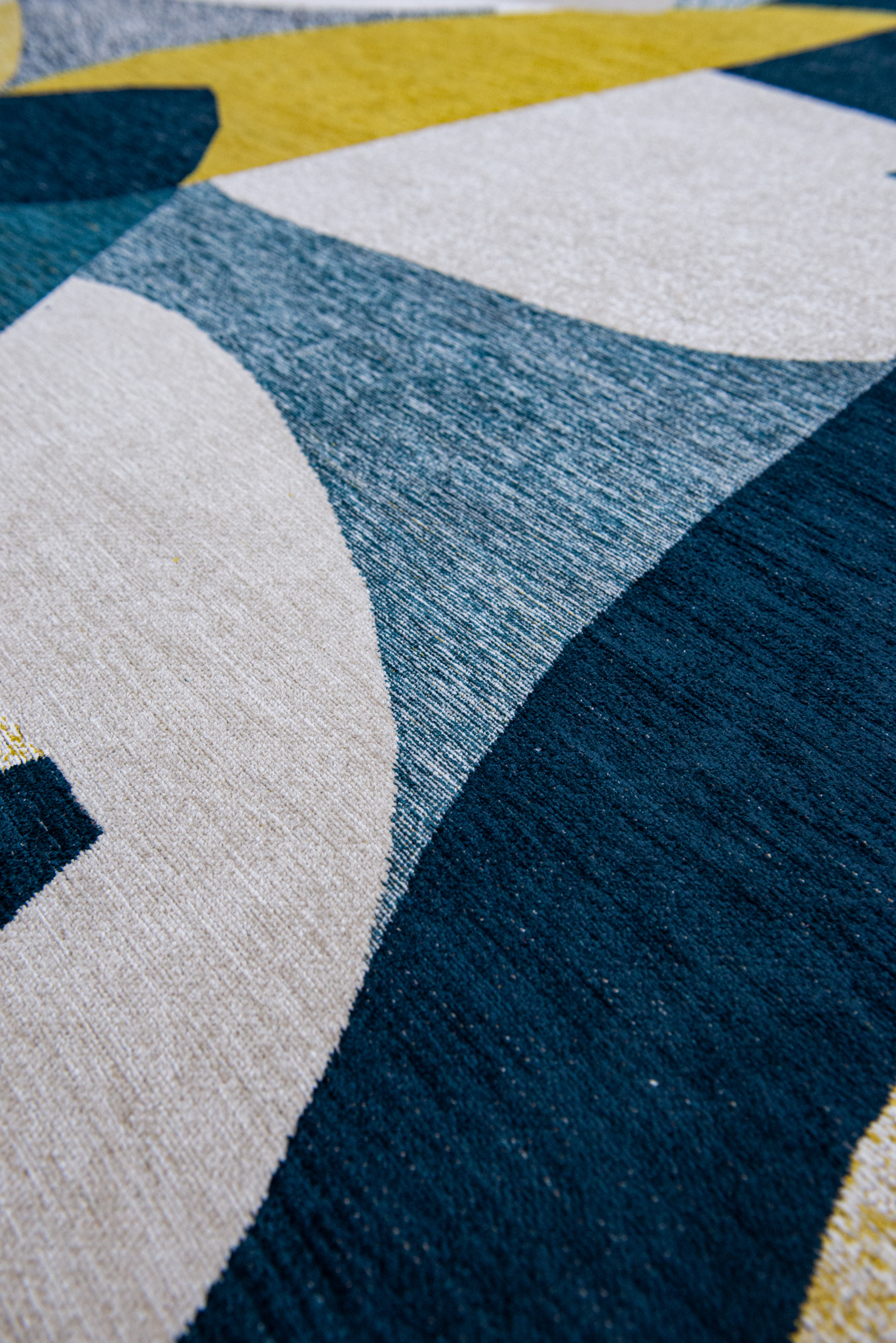 Playful Nature-Inspired Round Rug | Size: Ø 240 cm