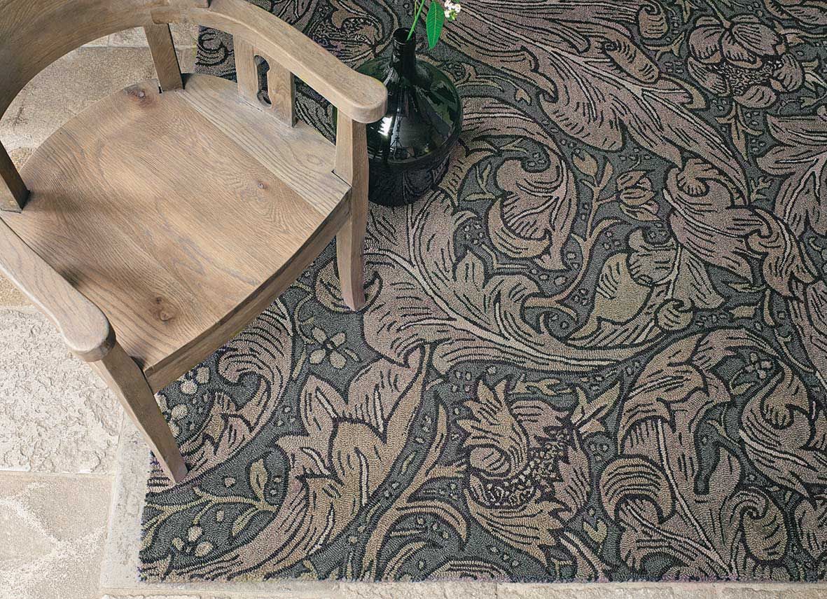 Pure Morris Bachelors Button Charcoal 28205 Rug | Size: 250 x 350 cm