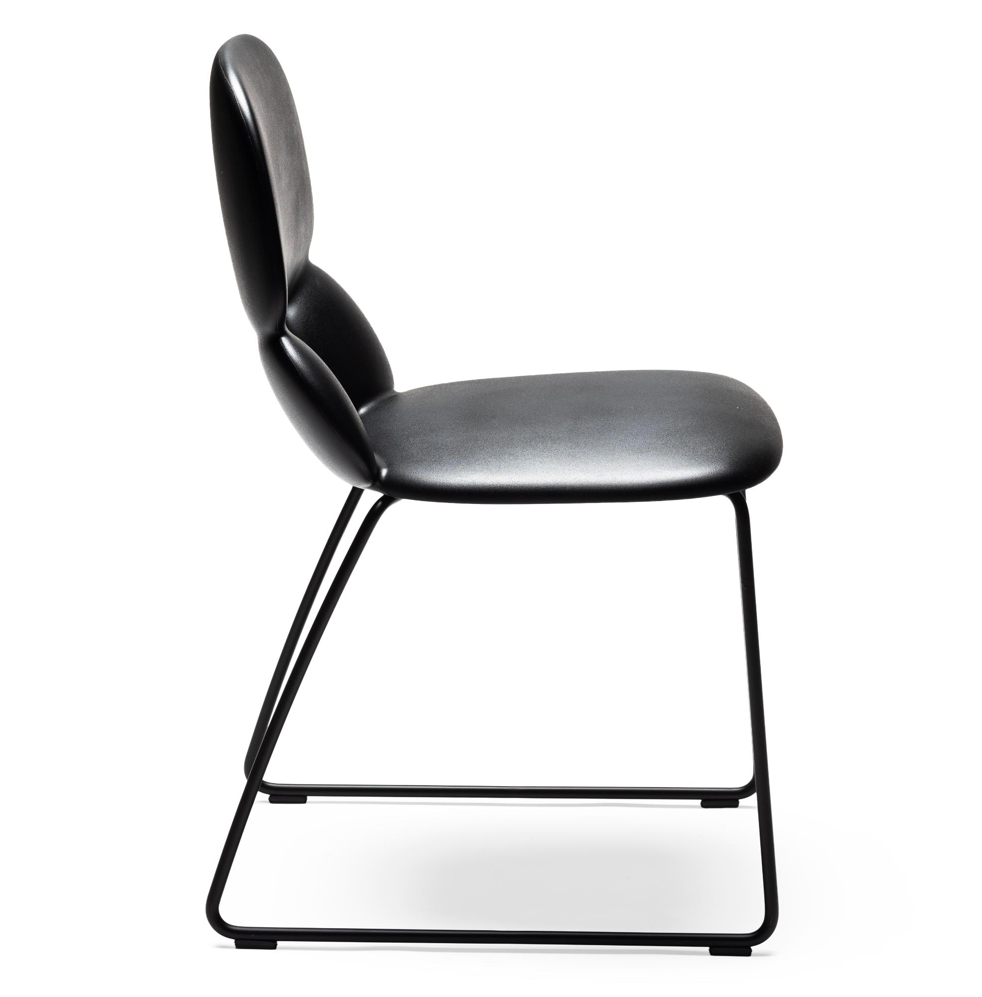 Nube Black Chair
