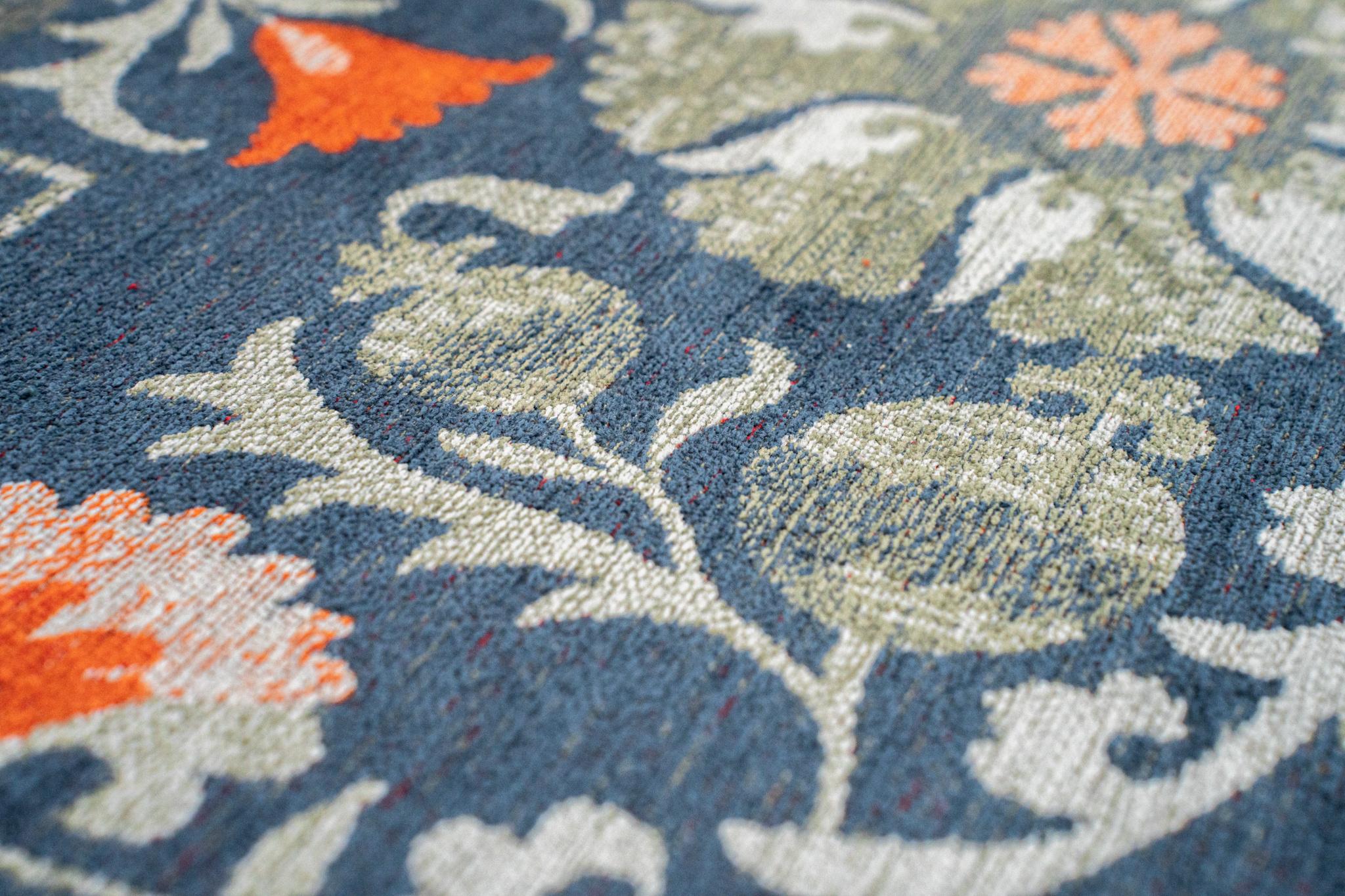 Scandinavian-Inspired Suzani Rug | Size: 280 × 390 cm