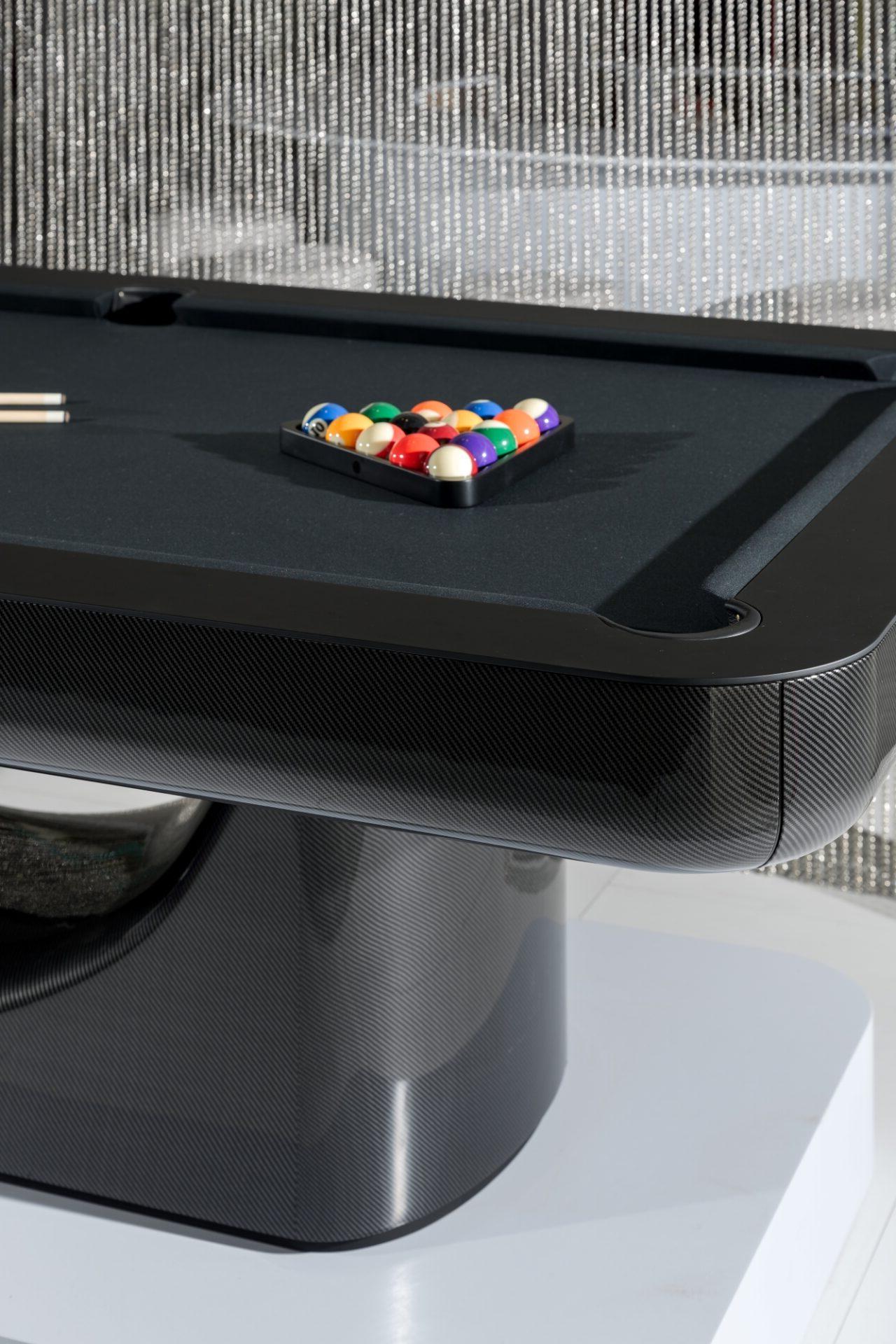 Mono Signature Pool Table