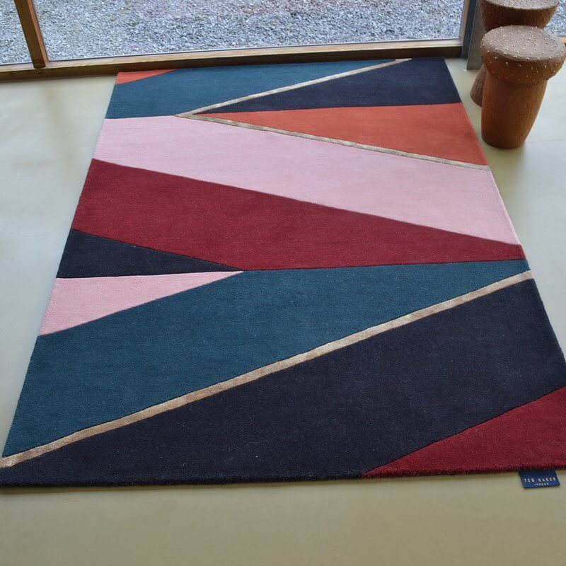 Hand Woven Geometric Rug | Size: 200 x 280 cm