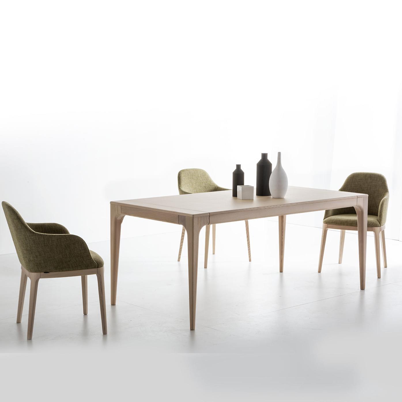 Fashion Extendable Dining Table