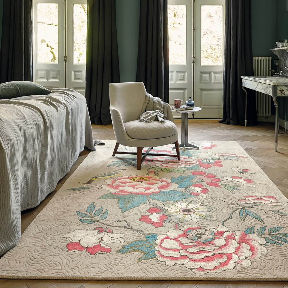 Floral Wool / Viscose Hand-Woven Rug