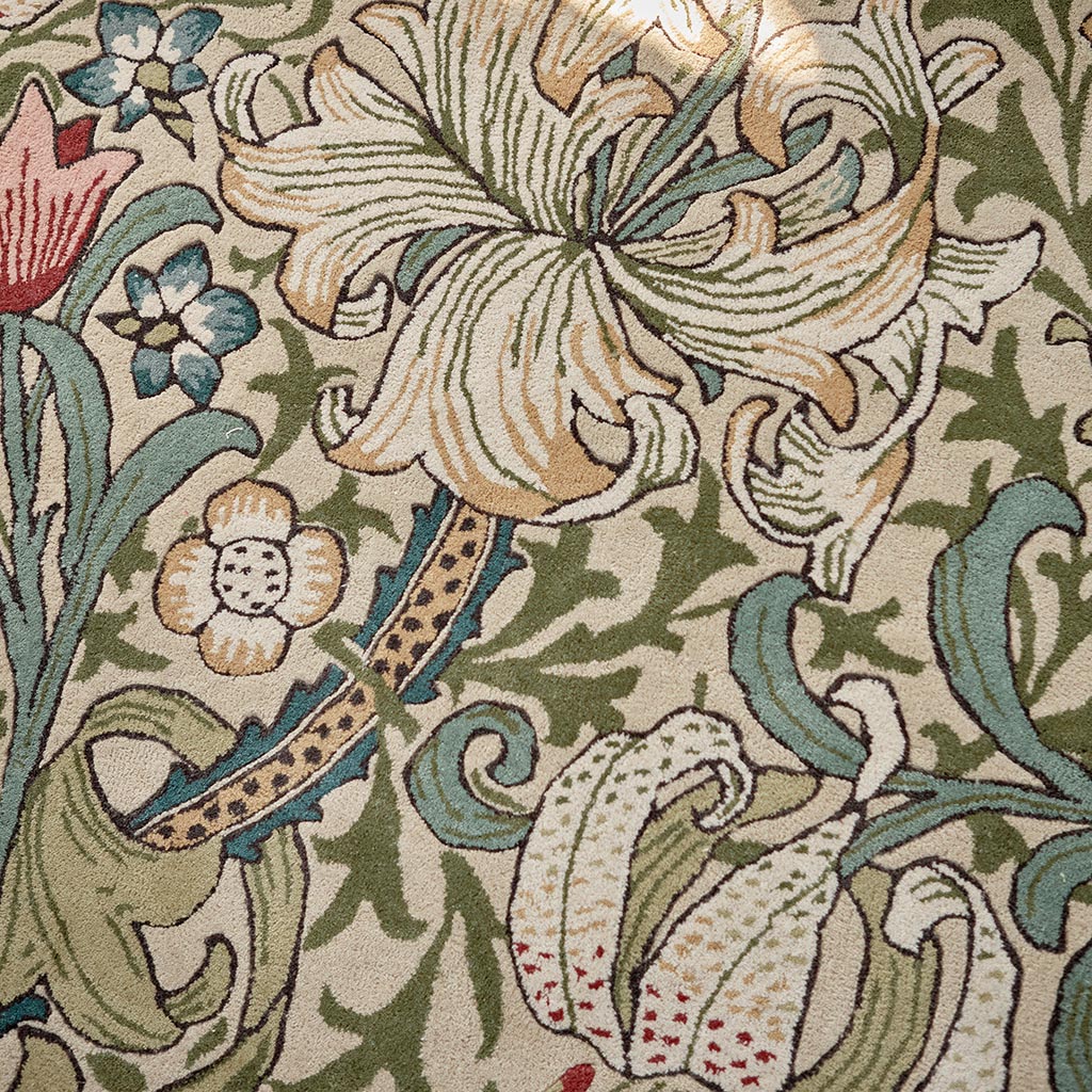 Golden Lily Rug | Size: 250 × 350 cm