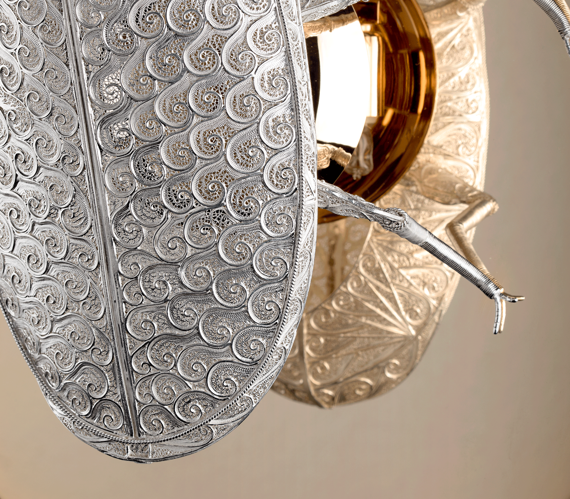 Aurora Lucanus Wall Lamp