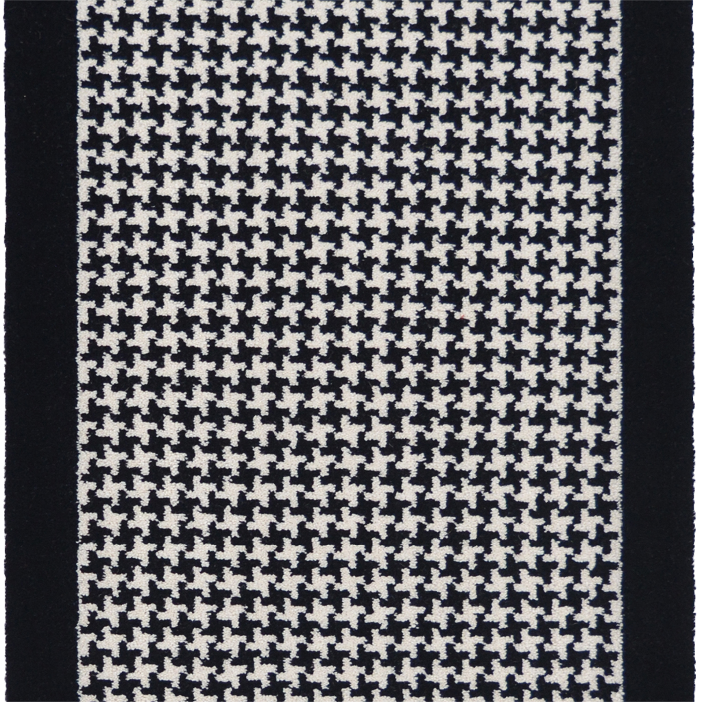Black & White Runner