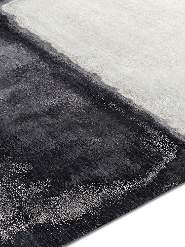 White Grey Hand-Woven Exquisite Rug