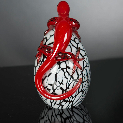 Glass Egg with Gecko Artisan Figurine