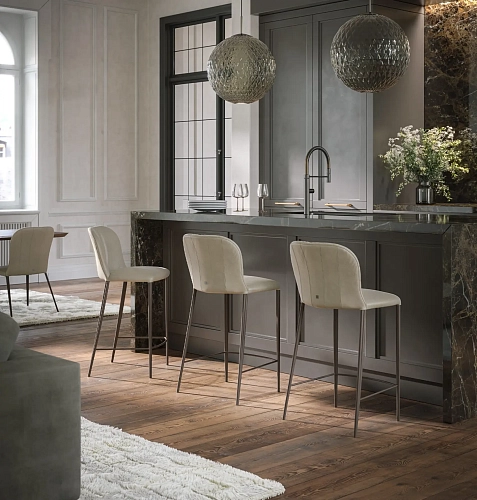 Bustier Crafted Bar Stool