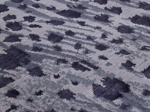Hand-Knotted Indian Rug