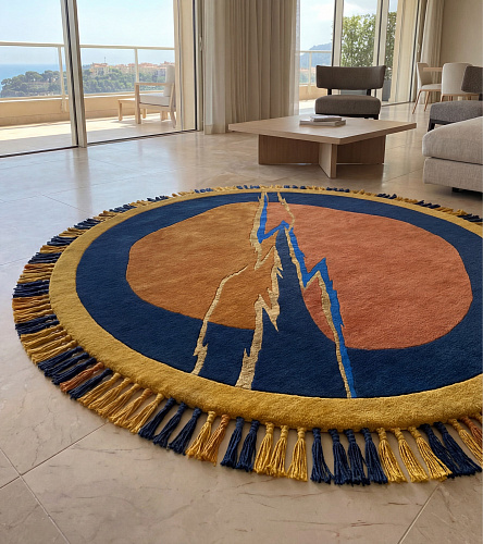 Lightning Crest Gold Signature Rug