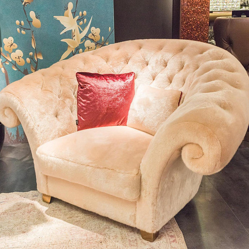 New Versailles Classic Accent Armchair
