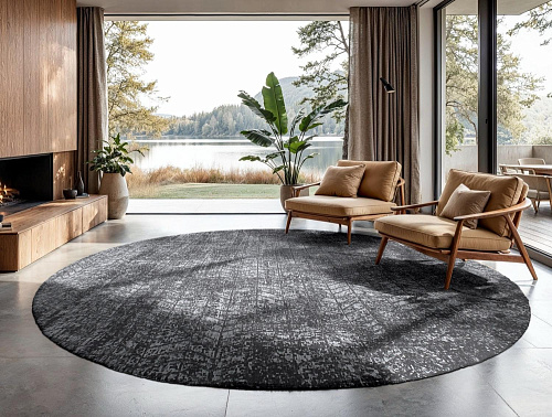 Black and White Contrast Round Rug