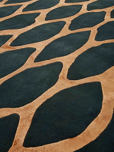 Net Hand-Woven Rug